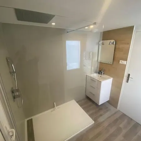 Holiday home Maison A 50 M De La *
